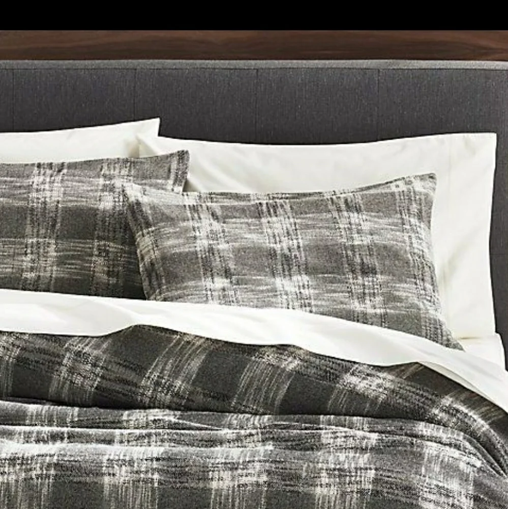Crate & Barrel x2 Lindstrom Black Lattice Standard Pillow Sham NEW 20in x 26in